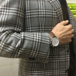 Giacca a quadri in puro cachemire finto tre bottoni. Doppia impuntura. Foderata in bemberg. Manica a camicia. Bottoni in corno. Tasche a toppe. sartoria napoletana Sartoria Antonelli, artigiano, sarto, sartoria lello antonelli, sartoria artigianale, abiti su misura, artigianato napoletano, napoli